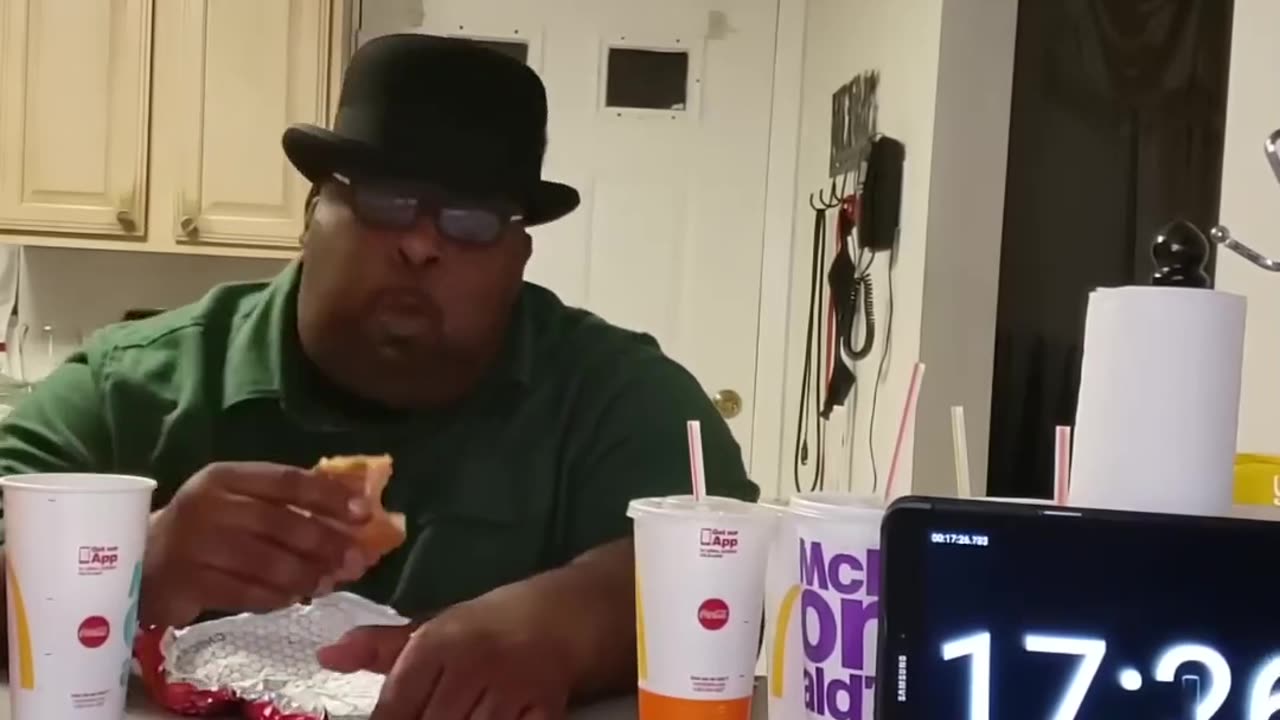 BIG SMOKE GOING CRAZY ON THE FOOD