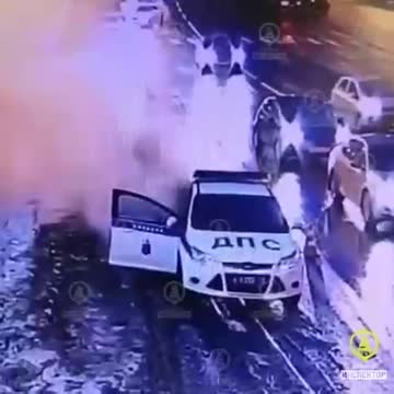 Combustion Interna otra vez, ahora un policia police (Amelia y Aliesky)