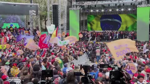 Brazil elections: Crowds rally for former President Lula