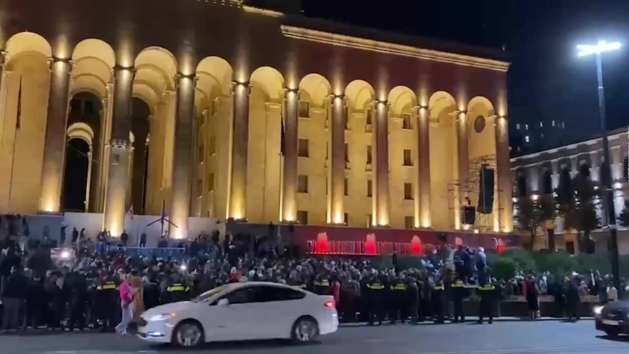 🇬🇪✊ In the center of Tbilisi, #Georgia an opposition protest begins.