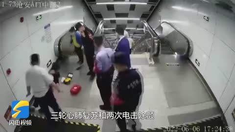 Vaccinated individual in China suddenly collapsing and dying at a train station