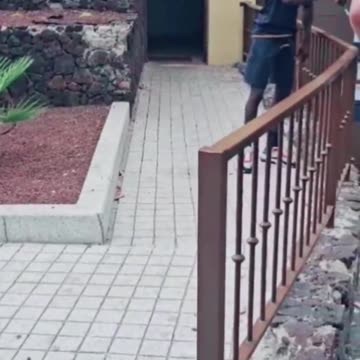 Spanish patriots ask the fake asylum seeker to leave occupied house but he