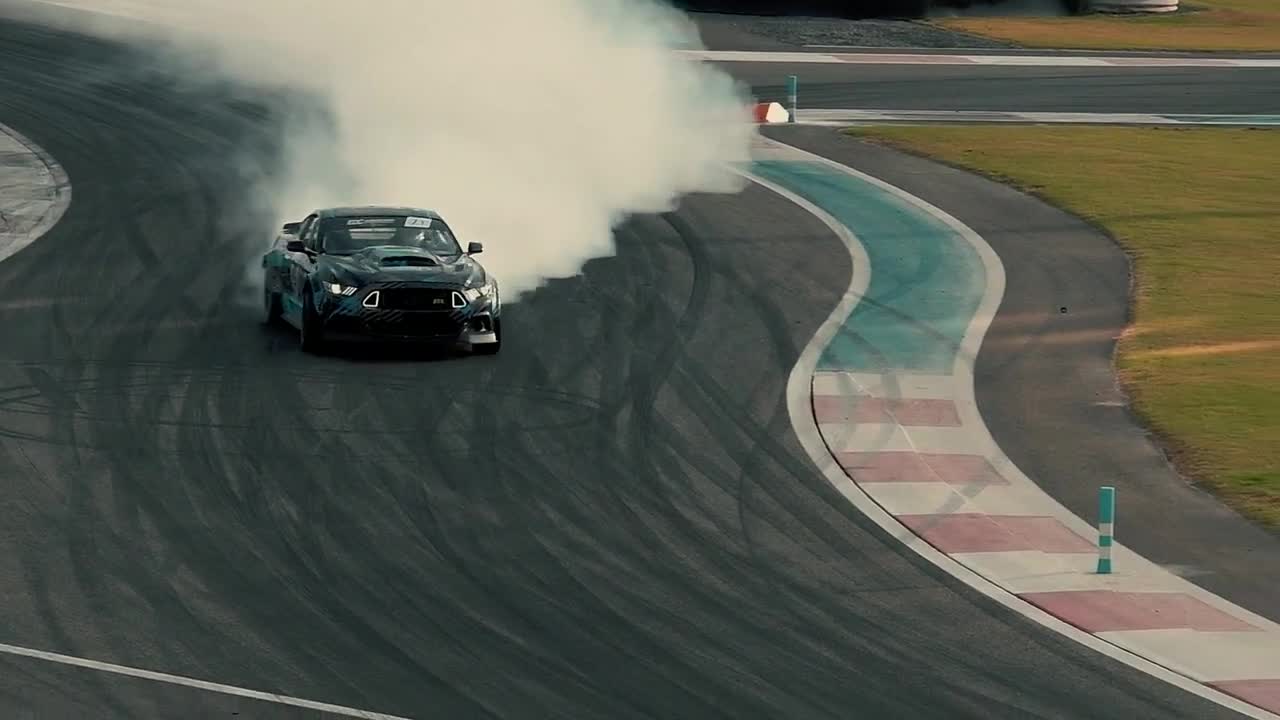 RACE CAR DRIFTING CLIP! (Satisfying)