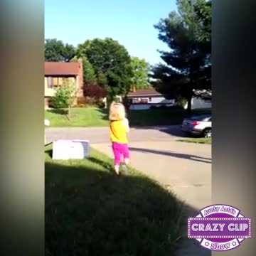 Aunty Acid Crazy Clip Show - Ice cream