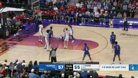 Kansas’ Hunter Dickinson ejected for flagrant 2 foul on Duke’s Maliq Brown | ESPN College Basketball