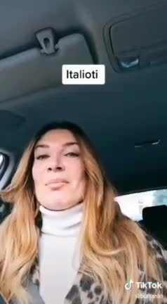 Italiani, popolo di creduloni cattivi