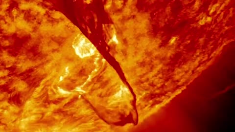 Watch this epic showdown between sun's solar storms and earth magnetic