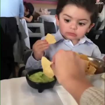 This kid is adorable 🥰🥰🥰