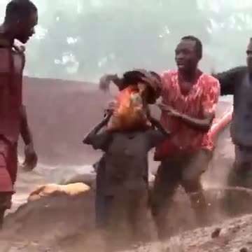 Il prezzo degli smartphone e dell'auto elettrica - la rivoluzione digitale