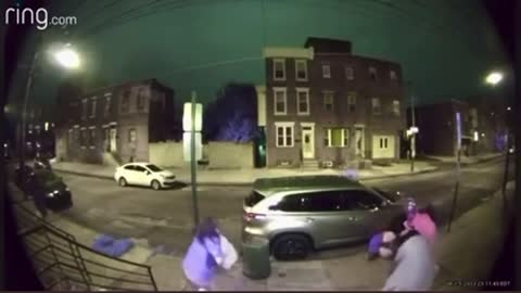 Black Man beats 3 White Ladies in Philly