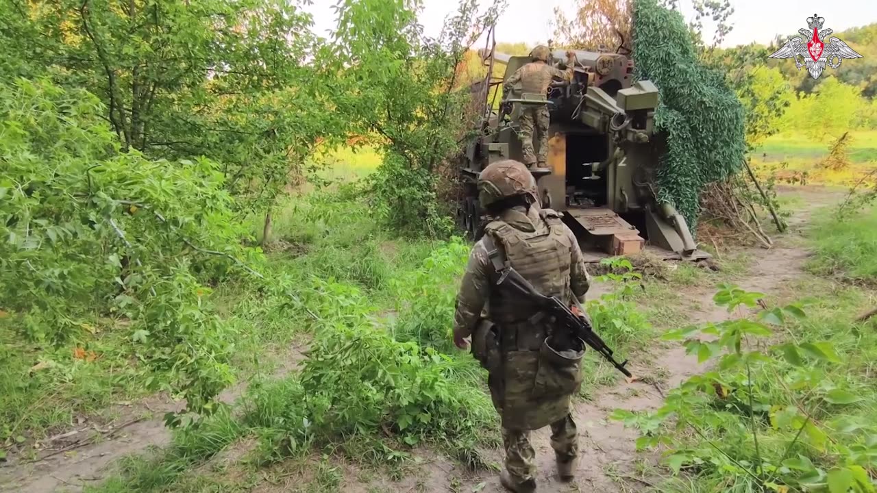 Sniper rifle among artillery howitzers