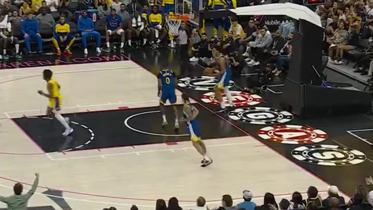 NBA - Bronny James accelerates downhill for the strong finish 💪