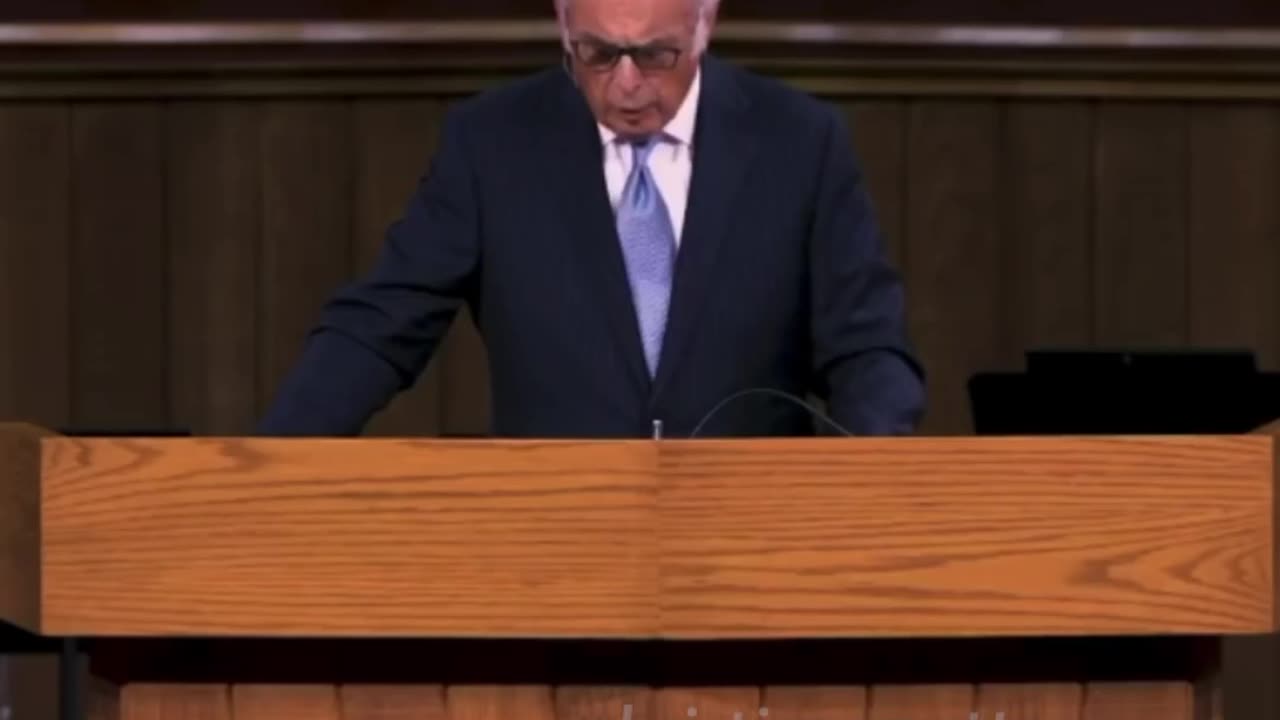 ANTHONYEVERSON || John MacArthur: WOMAN PASTORS @gracetoyou