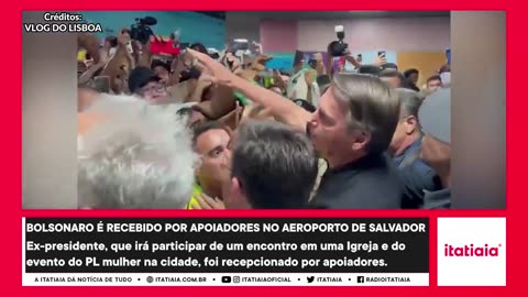 BOLSONARO É RECEBIDO POR MULTIDÃO NO AEROPORTO DE SALVADOR, NA BAHIA