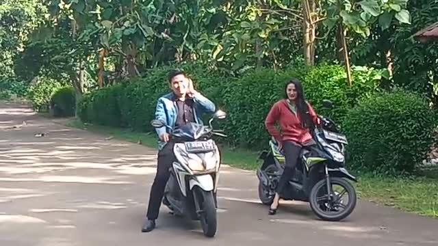 Travelling behind the scenes