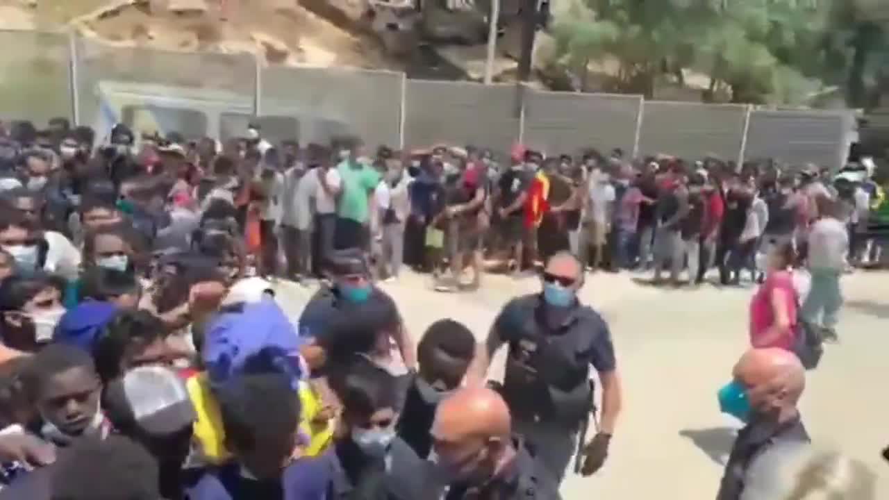 Italy invaded by thousands of illegal immigrants