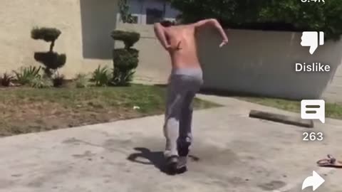 Even the way he positions his feet is exactly the way I do it