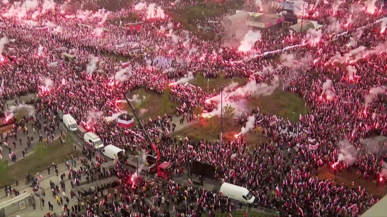 Far-right Independence Day march draws thousands in Poland