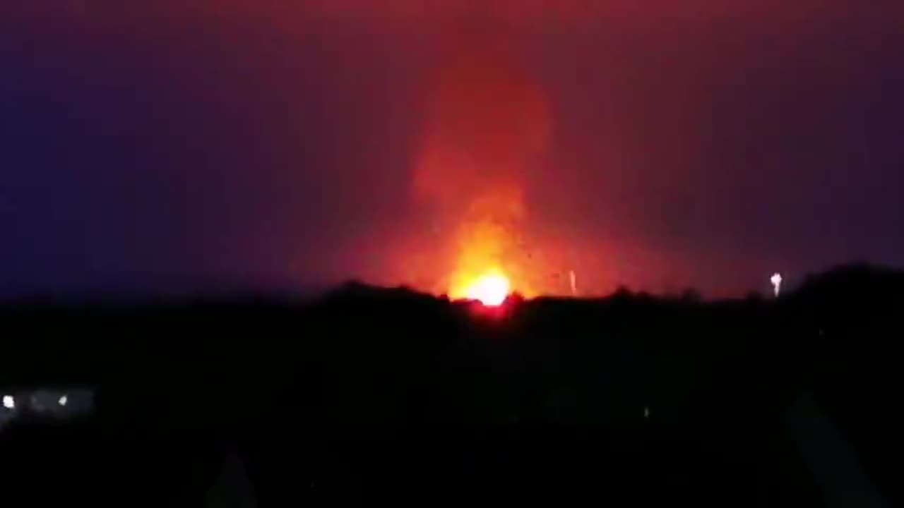 EXPLOSION IN OXFORD LAST NIGHT