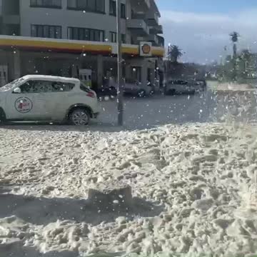 #Test: Foamy waves in Sea Point