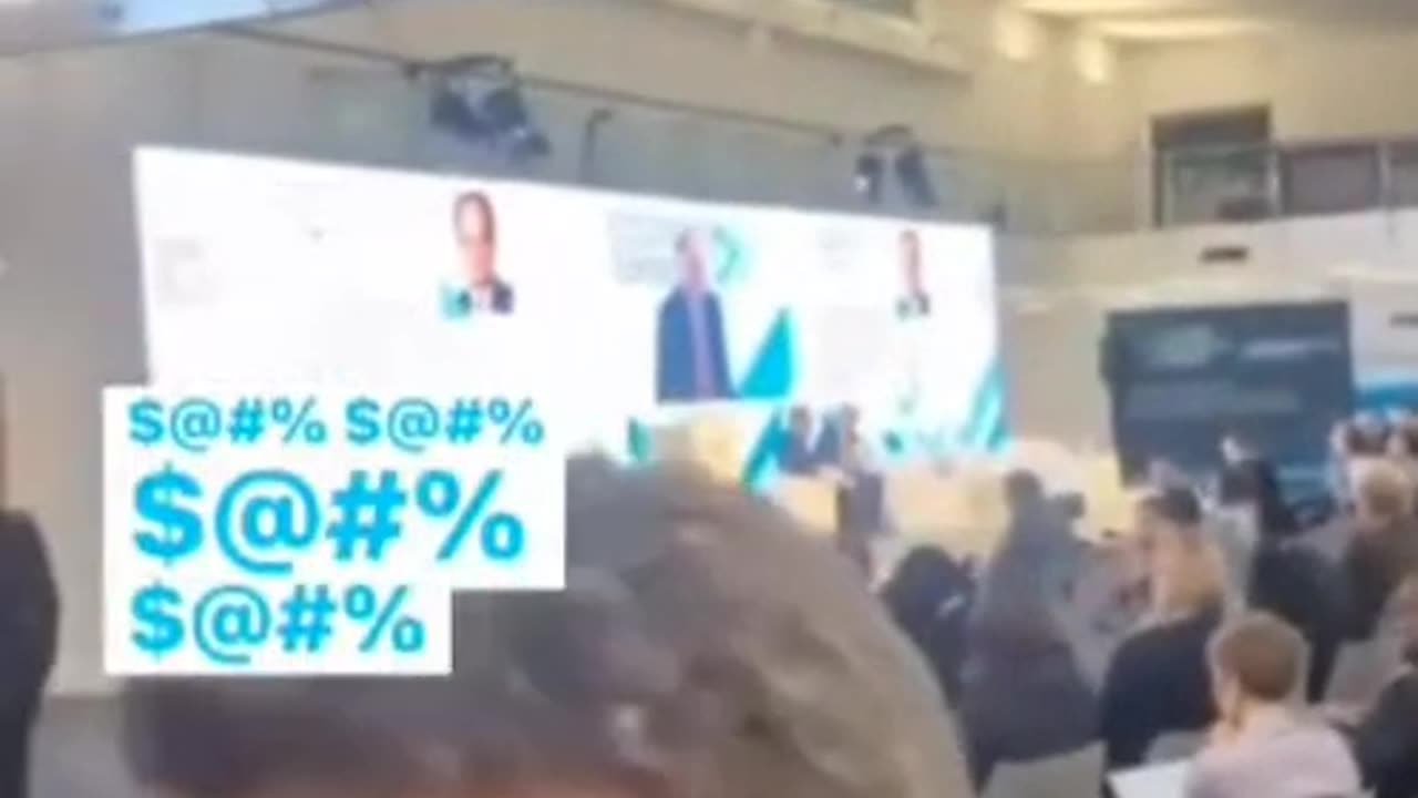Was für eine mutige Dame 👏👏 wir brauchen mehr von ihr, eng. UT.deu.