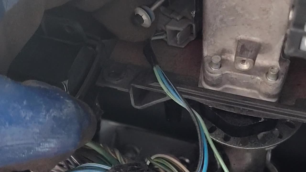 Ford e series shift lock override