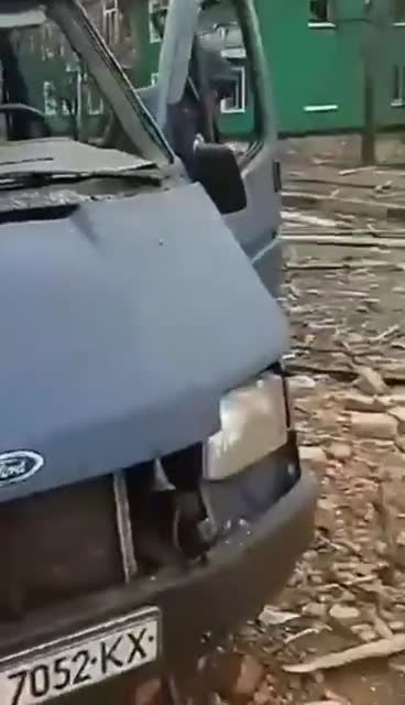 Video of the first minutes after the rocket attack today in the #Slobodsky district.