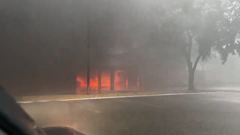 Structure fire in the middle of Hurricane Milton South Bradenton Florida!