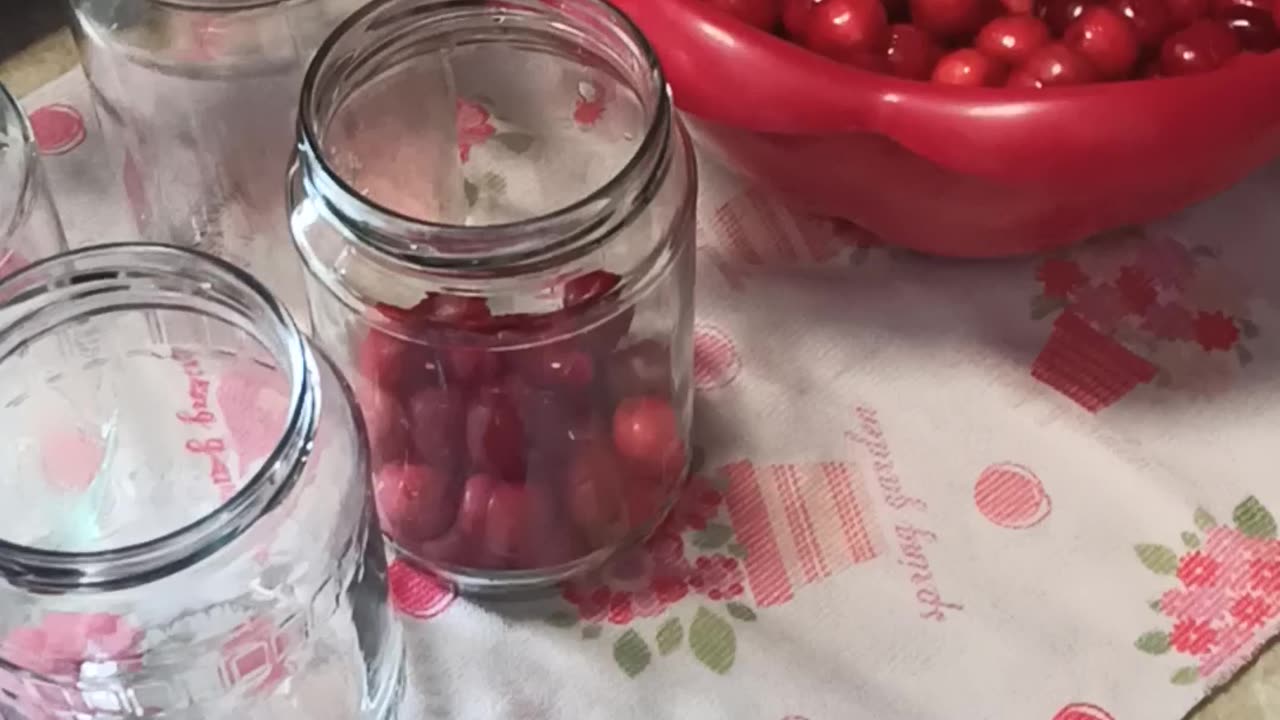 Preparing cherry syrup for winter