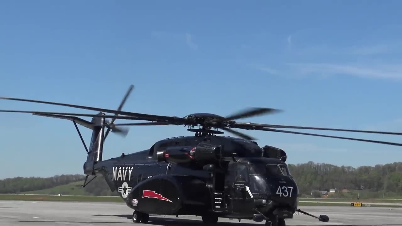 US Navy Sikor_sky MH-53E Sea Dragon Preflight - Start Up - Takeoff from Tri-Cities Airport