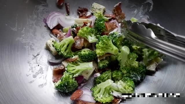 Keto Bacon and Broccoli Salad 🥦🥓🥦