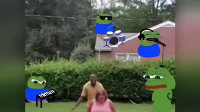 Mufasa & Pepe Dances with a Lady