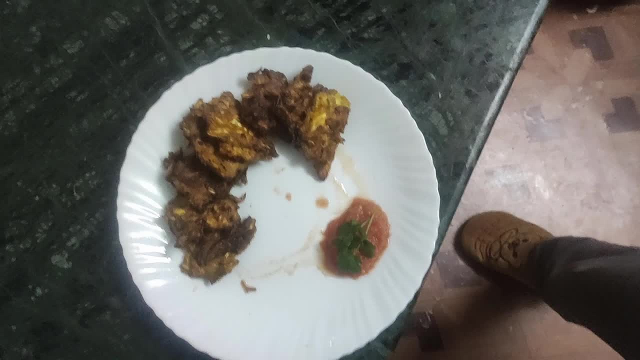 cooking indian pakoda