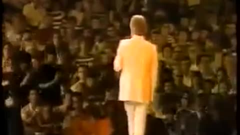 Kenny Rogers (Love Will Turn You Around) Live