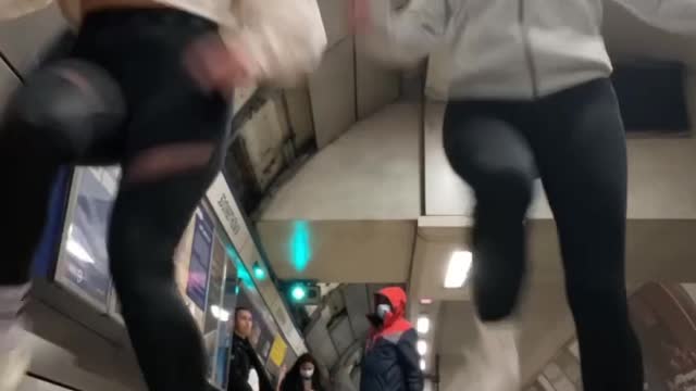 Shuffling at the London Underground