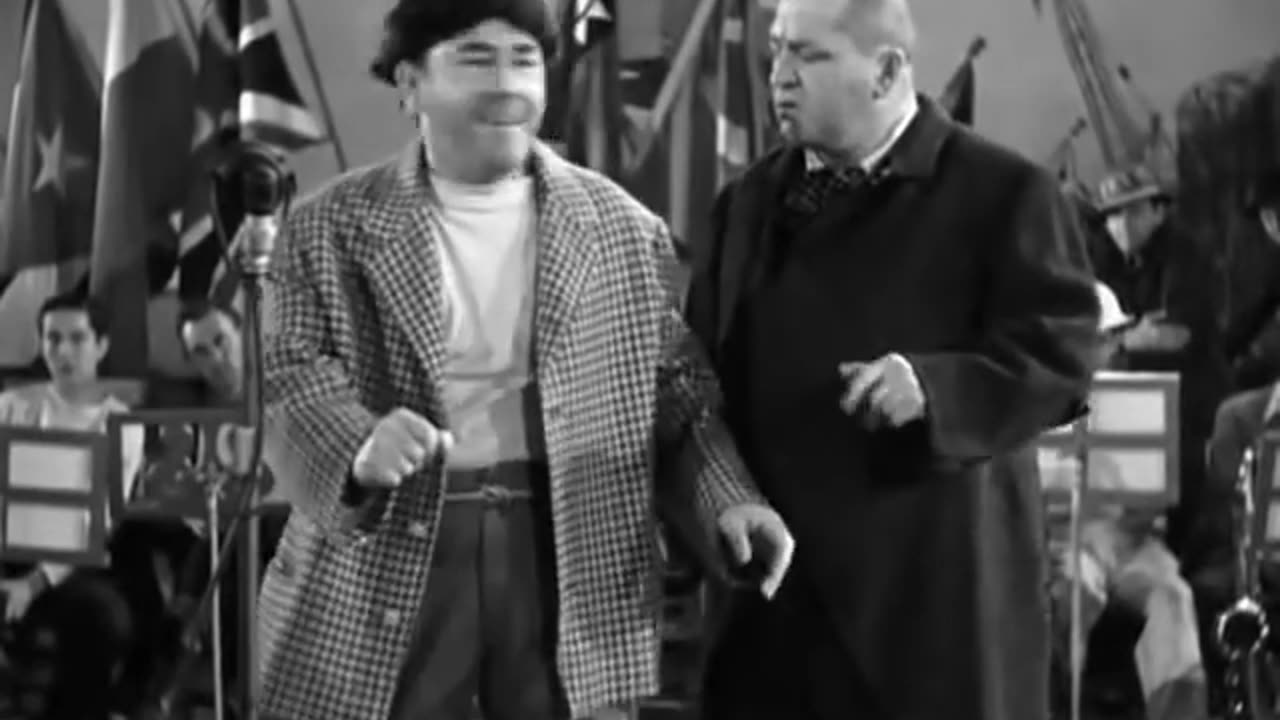 Slowly I Turned... - The Three Stooges