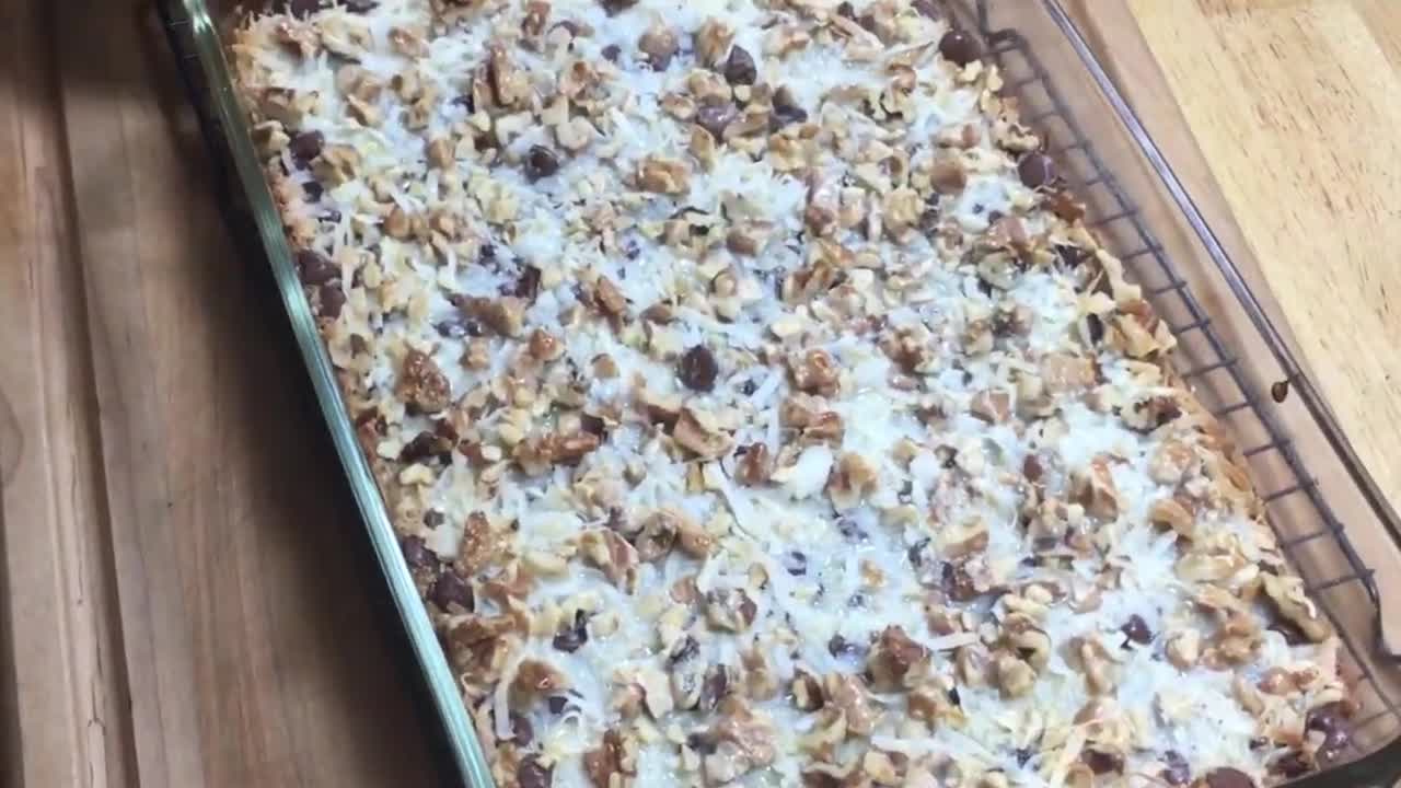 Magic Bars / Easy Dessert Recipe