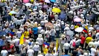 ¡Multitudinaria! Así fue la marcha contra el gobierno de Petro en Medellín