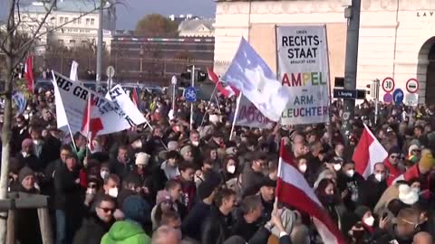 Covid-19 : les manifestations se multiplient à travers l'Europe