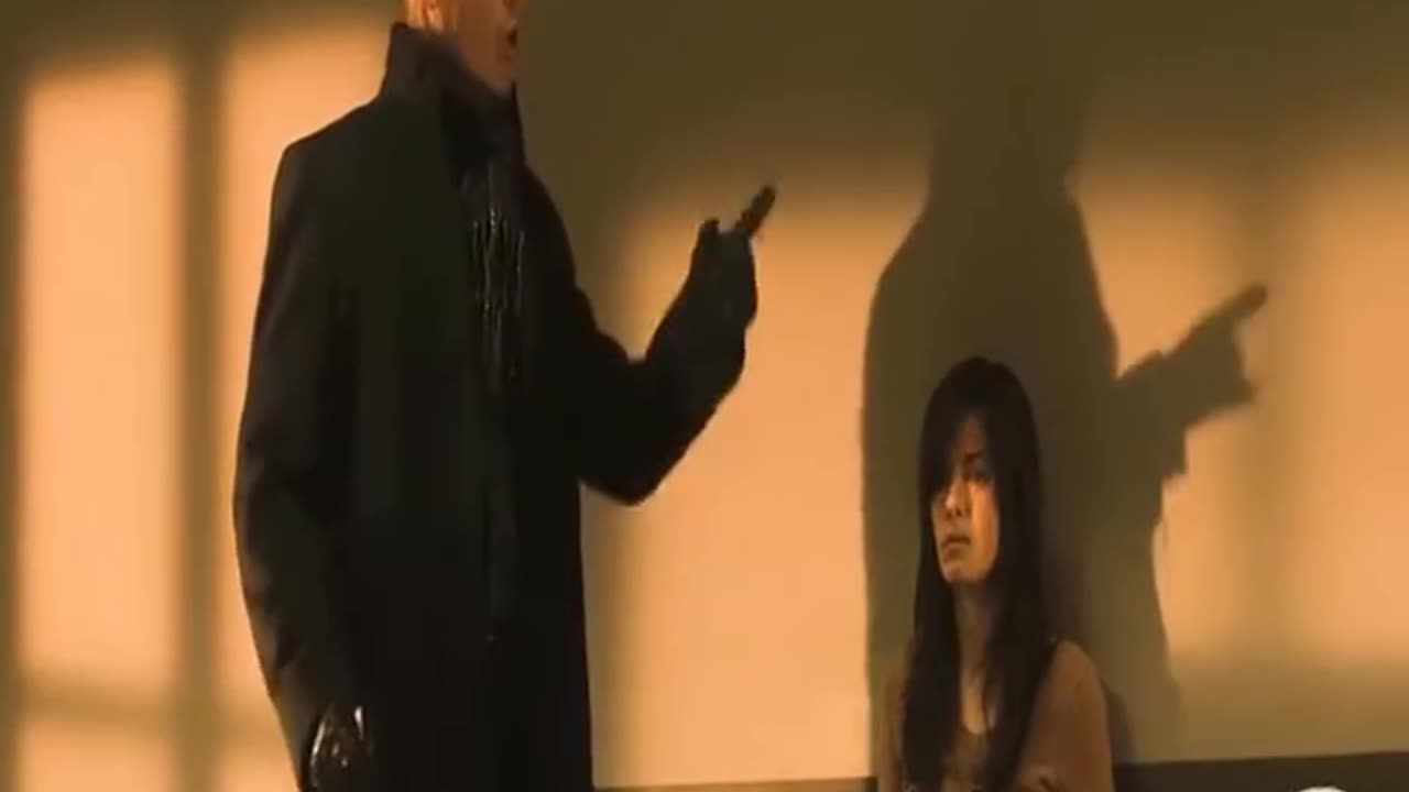 Resumen de la Película: La niña ciega fue atacada y perseguida por un asesino