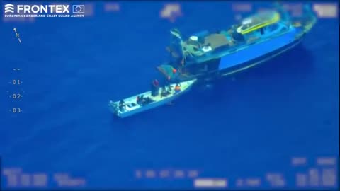 Frontex detects mother boat smuggling people