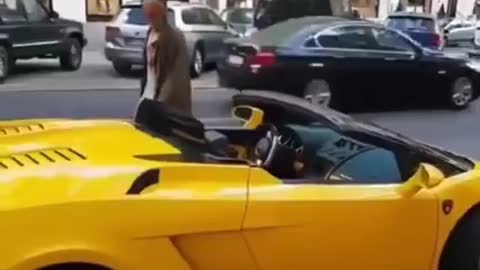 Voce que julga os outros pela aparência....