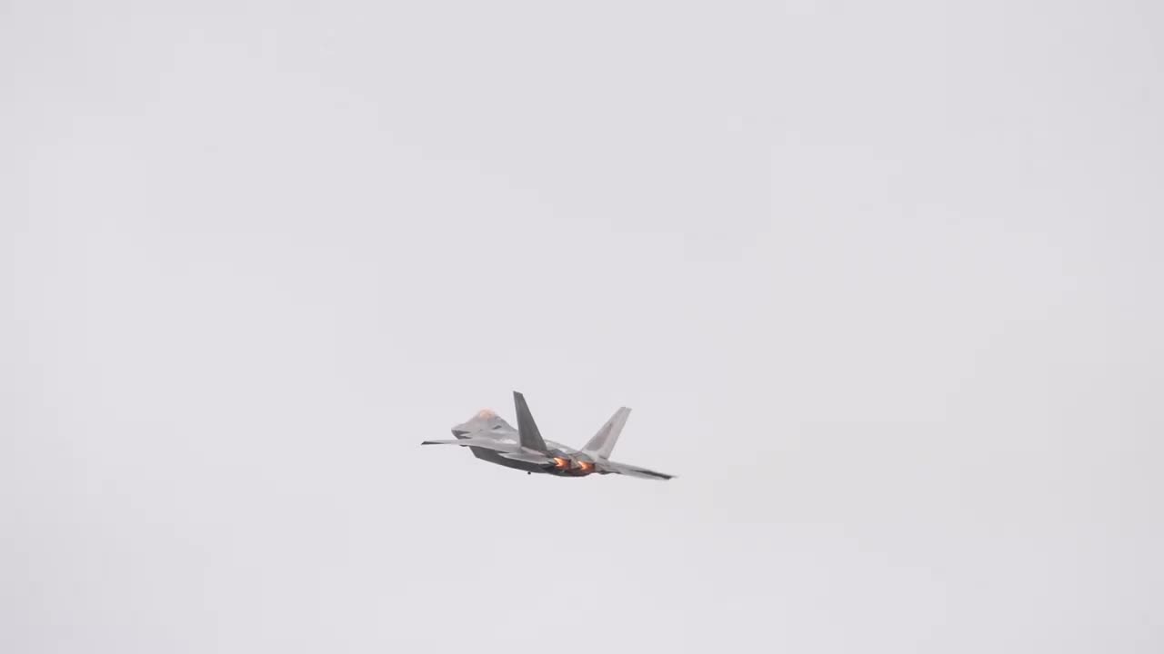 F-22 RAPTOR ATOH AERIAL DEMO 4K