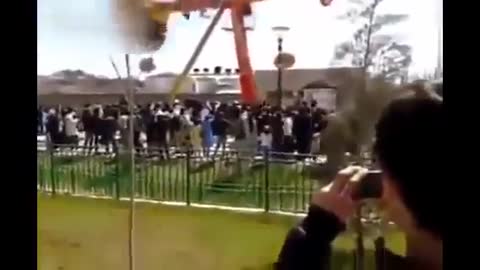 Scariest Amusement Park Accident - Kids falls off it.