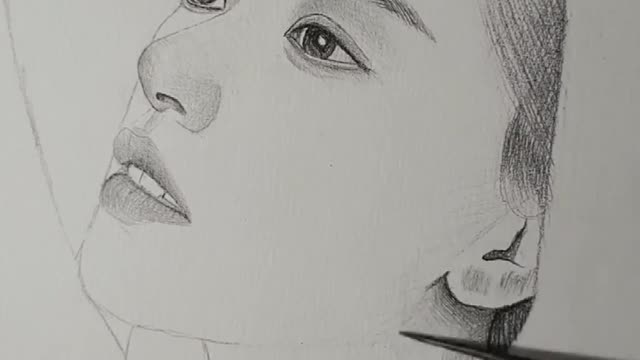 I usually draw people and buildings, sketch and sketch