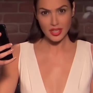 GAL GADOT ANSWERS | Fan Questions