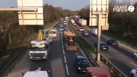 🇫🇷Poľnohospodári, stavební robotníci a kamionisti vo Francúzsku začínají stávkovat