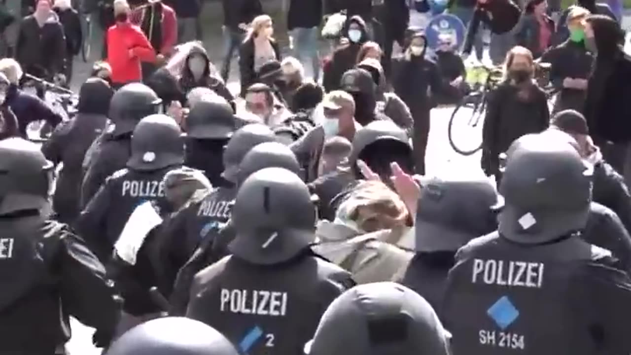 May 24 2020 Hamburg, Germany 1.1 police use water cannons to disperse a violent antifa