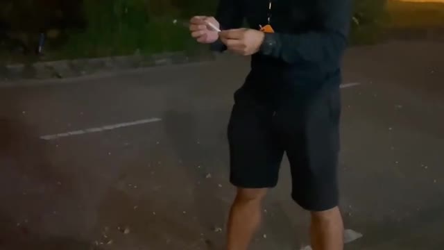 Teach you how to light the firework