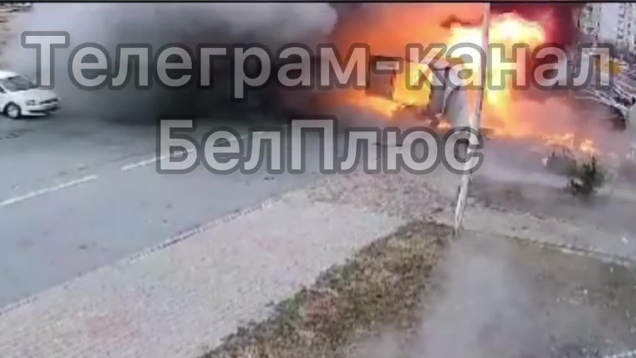 Truck Hit by a Rocket Explodes(Insane)